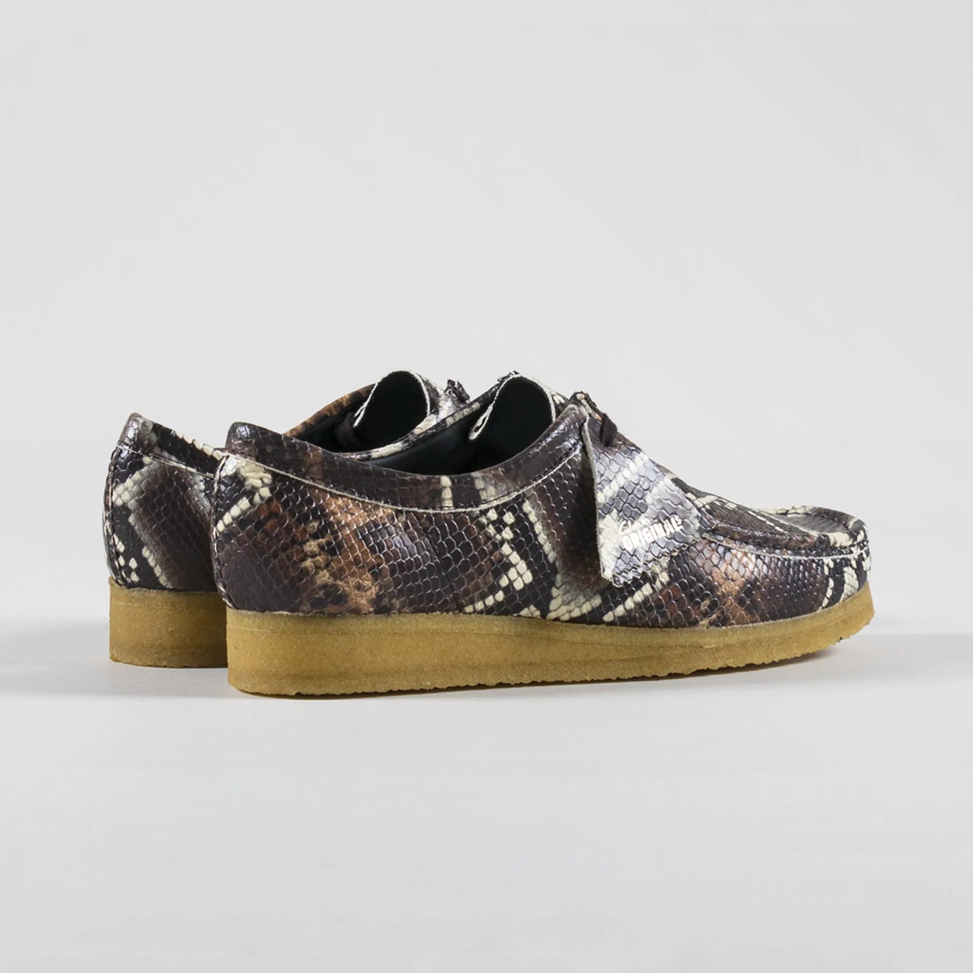 Clarks Wallabee Boat Brown/snake - back angle pair
