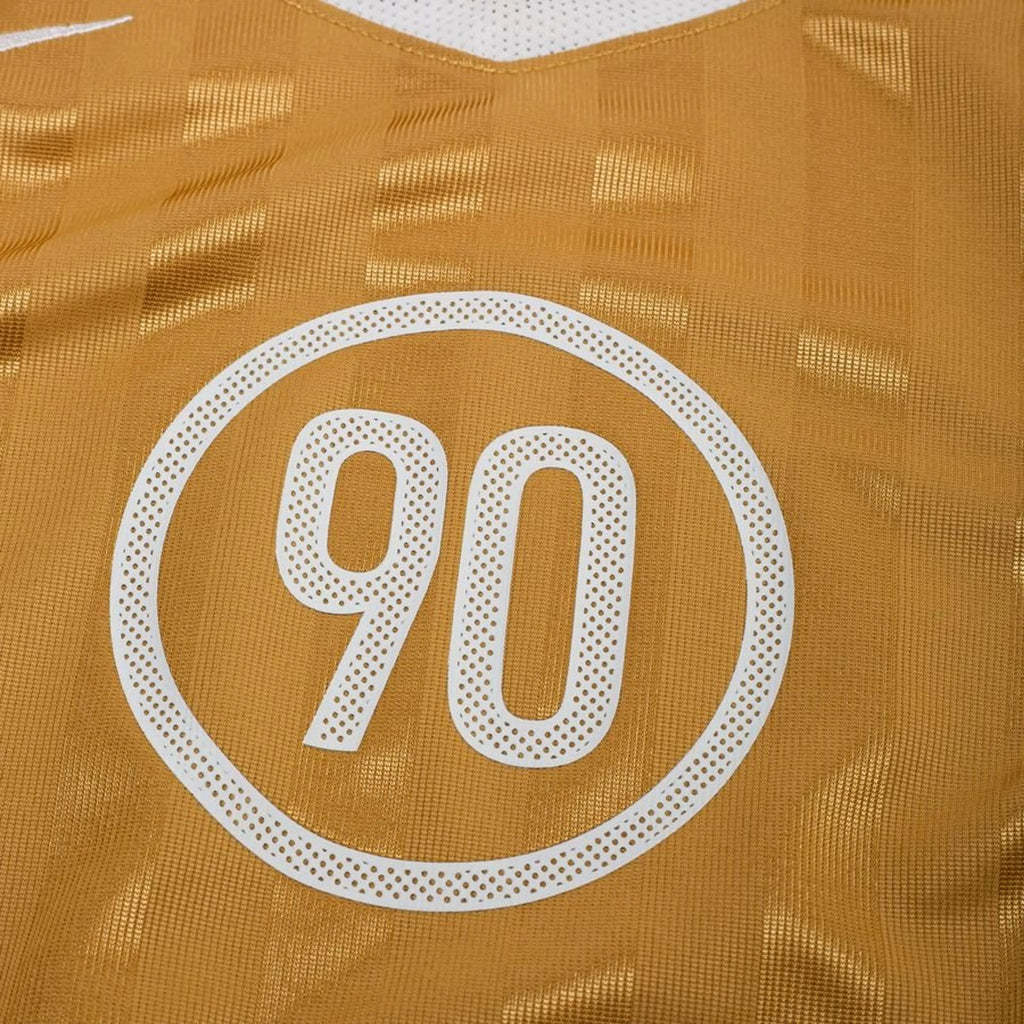 Nike Total 90 Shirt in Gold